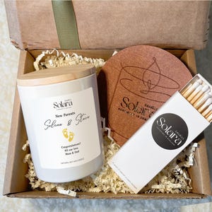 New Parents Scented Candle, Personalised Gift for New Dad Mum to be, Baby Shower Present, New Baby & Pregnancy Congratulations gift set