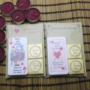 Abridor de botellas magnético personalizado, recuerdo de boda personalizado estilo naipe con bolsa de regalo, tarjeta Kraft y chocolate
