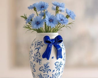 Vintage portugiesische Keramikvase, blau-weißes handgemaltes Blumenmuster, Bogenakzent 1990er Jahre Wohnkultur, handgefertigte Keramik im Landhausstil