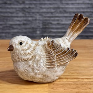 Vintage Keramik Vogel Figur, handgefertigte Spatz Skulptur, braun weiße Vogel Ornament, rustikale britische Kunst Vogel Tierdekoration 13 cm