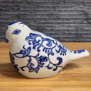 Vintage Bird Figurine, Hand Painted Ceramic, Blue White Portugal 1960s Mid Century Decor, Collectible Pottery, Gift Retro Home Bird Art 6&#39;&#39;