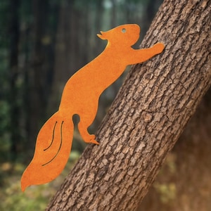 Vintage Metal Squirrel Garden Stake Decor, Flat Rustic Squirrel Yard Art, Rust Effect Garden Decor, Outdoor Animal Garden Stake 12''