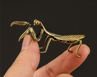 2.5'' Vintage Metal Praying Mantis Figurine, Brass Insect Miniature Animal Sculpture, Rustic Desk Decoration, Collectible Bug Home Decor