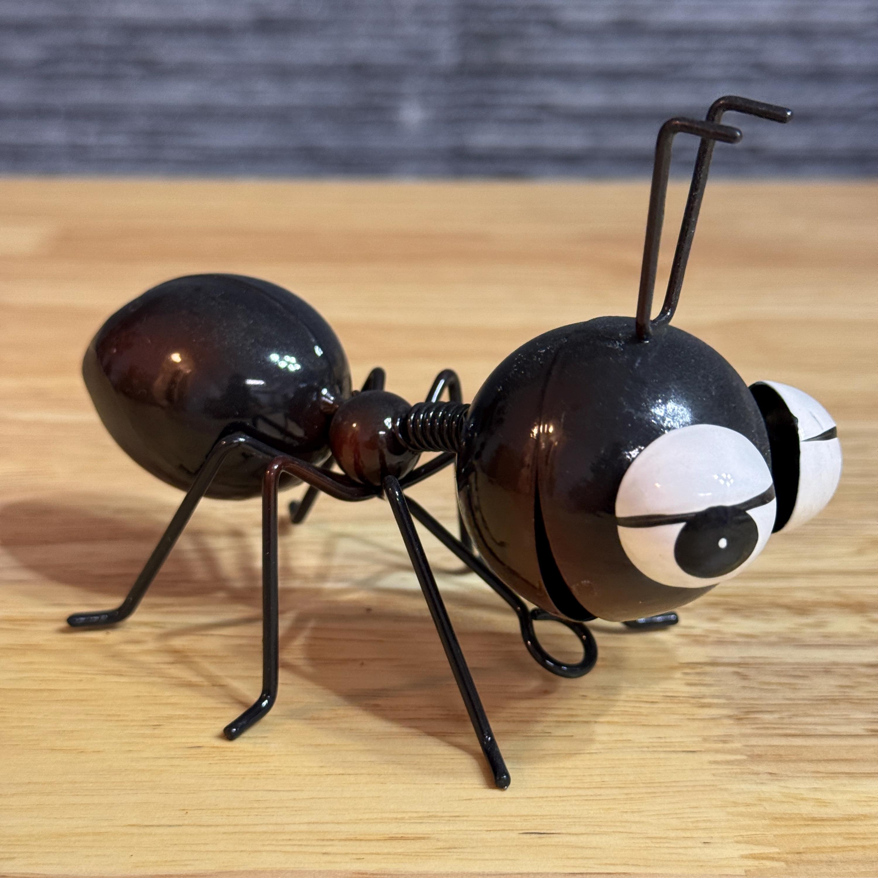 5インチの金属製アリの置物、庭の装飾、かわいい昆虫の彫刻、手作りの