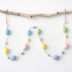 Guirnalda de huevos de Pascua de 64 pulgadas, guirnalda de huevos de espuma pastel, decoración navideña de primavera, decoración rústica de granja, decoración colgante, pancarta de huevos colorida, Estados Unidos