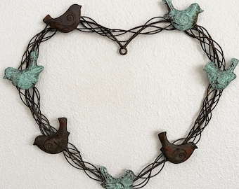 Vintage metalen wanddecoratie, handgemaakt gegoten hart met vogels, rustieke Valentijnsdag vogels decoratie, retro hangende kunst voor deur of muur 14''