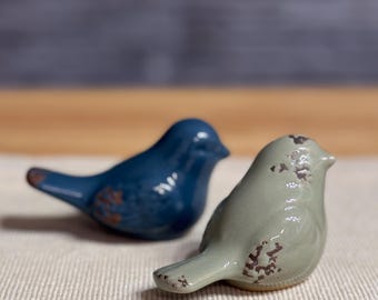 小さなネイビーブルーの鳩の陶器製置物 - 2個セット | 鳩のギフト