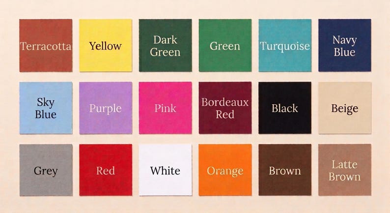 Puede incluir: Una cuadr&iacute;cula de dieciocho muestras de color cuadradas dispuestas en tres filas. Cada cuadrado presenta un color distinto con su nombre correspondiente impreso en el centro: Terracotta, Yellow, Dark Green, Green, Turquoise, Navy Blue, Sky Blue, Purple, Pink, Bordeaux Red, Black, Beige, Grey, Red, White, Orange, Brown y Latte Brown.