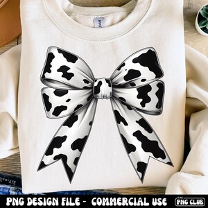 Vache impression noeud PNG, cow-girl western noeud chemise Png, vache coquette Png, noeud tendance en peau de vache PNG, conception de sublimation esthétique vache, fille de la ferme PNG