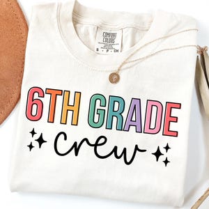 Equipo de sexto grado PNG, Maestro de sexto grado PNG, Camiseta del equipo de secundaria de sexto grado PNG, Equipo de enseñanza PNG sublimado, Camiseta de regreso a clases Png