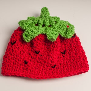 Gorro de bebé con fresas Gorro de bebé con fresas Gorro de bebé con fresas