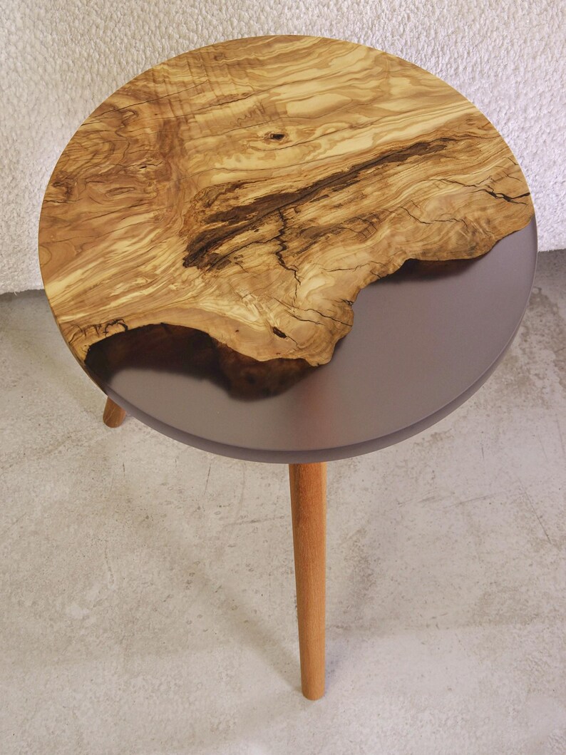 Ocean Epoxy Coffee Table Made of Olive Wood: Personalized Round Blue River Epoxy Resin Side Table Smoke Gray