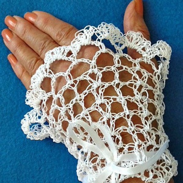 Crochet Pattern, White Wedding, Lacy thread Cuffs, Bridal gloves,  Fingerless gloves, Easy pattern, works up quickly,