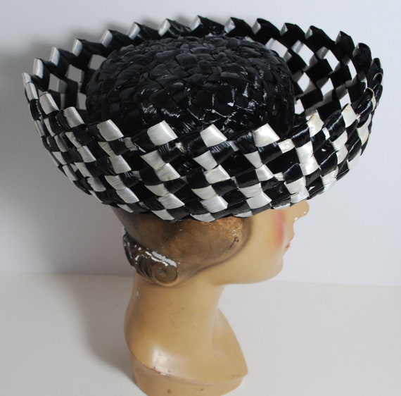 Vintage Black and White Faux Straw Paper Hat/ Che… - image 3