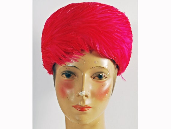 Vintage 1960s Hot Pink Feathered Womens Pillbox Ha
