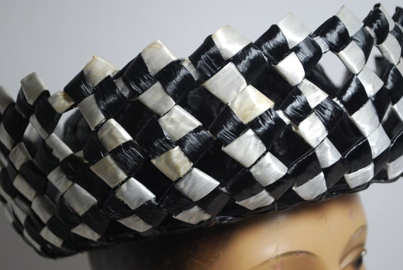 Vintage Black and White Faux Straw Paper Hat/ Che… - image 6