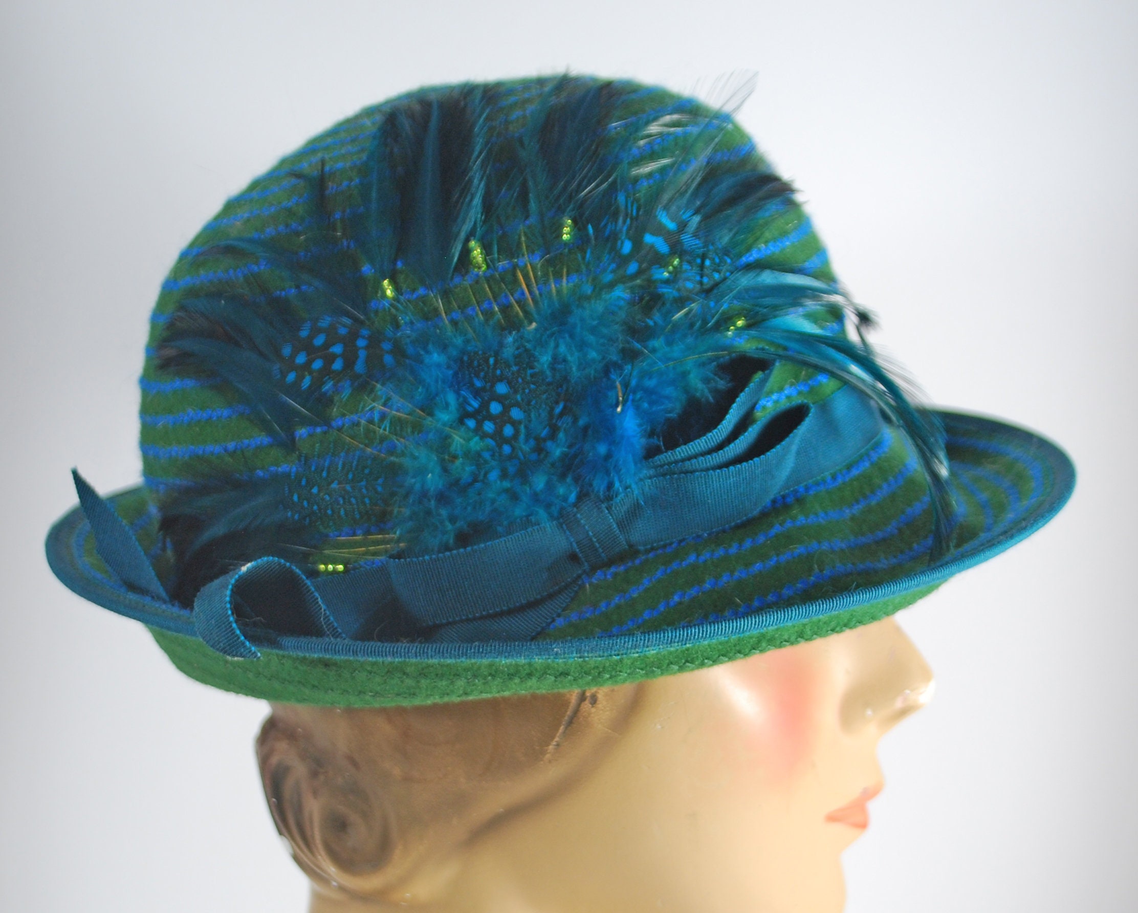 Vintage Designer Handmade Green and Blue Cicle Bucket Hat  display picture 3