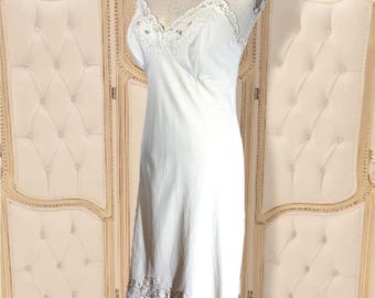Vintage Lace Trimmed Lady's Slip/ Pale Cream Color/ Delicate and Elegant/ Size 36