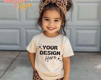 Maqueta de camiseta para niño, maqueta de camiseta natural, maqueta de Bella and Canvas 3001T, maqueta de niña pequeña, maqueta de camiseta, maqueta de camiseta para niño pequeño.