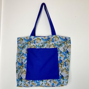 Blau und weiße Einkaufstasche, Schultertasche, Daisy Einkaufstasche, Hand bestickt Tote, Geschenktasche, Einkaufstasche