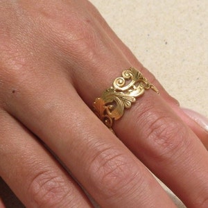 Women Art Nouveau Ring, Unique Ring for women, Vintage Gold Band, Antic Style Ring. 9k gold