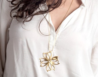 Long Flower Pendant Necklacefor Women, High Fashion Statement Necklace, Jewelry Gift Ideas For Her,