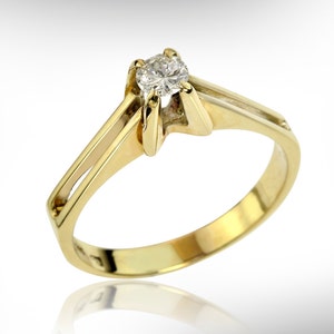 Vintage Solitaire Diamond Ring, 14k Gold and Diamond Women Engagement Ring, image 1