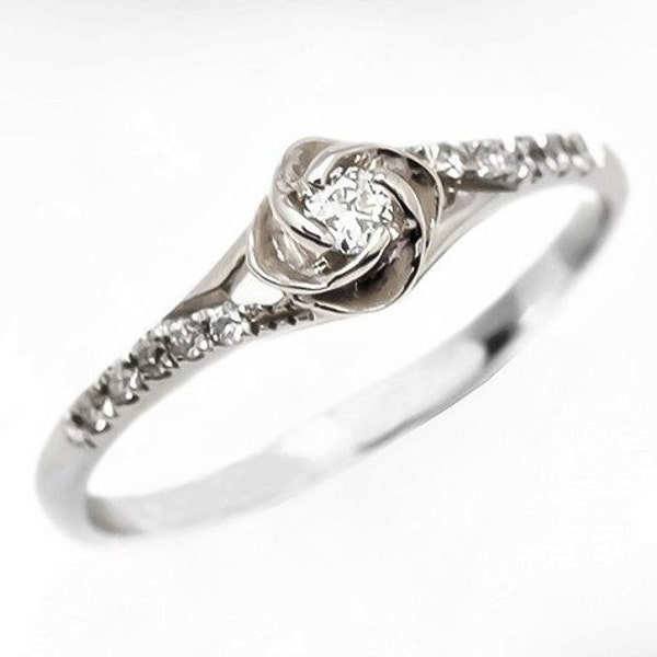 Flower Engagement Ring, Vintage Engagement Ring, 14K 18K White Gold Diamond Engagement Ring, Unique Engagement Ring for Women.