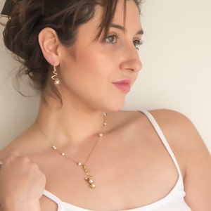 Wedding Jewelry Sets for Brides, Bridal Jewelry Set, Pearl Drop Pendant and Dangle Earrings For Bride, Pearl Floral Jewelry Set.