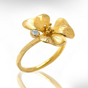 Gold Flower Ring, Unique Handmade Statment orchid Flower Ring for Women, Gemstone Floral Ring Gift.