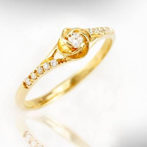 Flower Engagement Ring, Vintage Engagement Ring, 14K 18K White Gold Diamond Engagement Ring, Unique Engagement Ring for Women. image 4