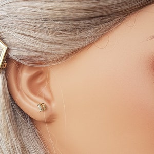 Pendientes de dos letras de oro macizo de 14 k y diamantes, tachuelas iniciales del alfabeto, pendientes de letras diminutas personalizados. Postes de oro para niñas.