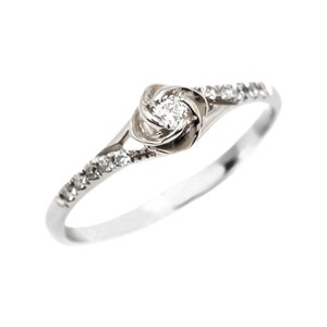 Flower Engagement Ring, Vintage Engagement Ring, 14K 18K White Gold Diamond Engagement Ring, Unique Engagement Ring for Women.