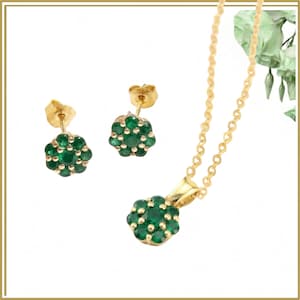 Smaragdsmyckeset, hängehalsband och blommaörhängen med födelsestenar i maj.