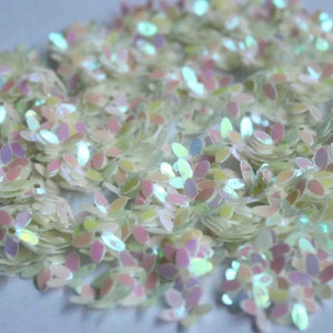 100 White rainbow shade sequins/KBSF424