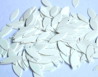100 White Petal/ Leaf shape sequins / KBIS180
