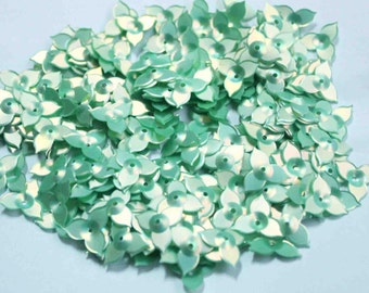 100 Green Color Flower sequins/KBSF402