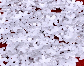 100 White Color Flower sequins/KBSF398