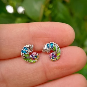 coppia di orecchini camaleonte smaltati in argento 925, orecchini piccoli, orecchini colorati