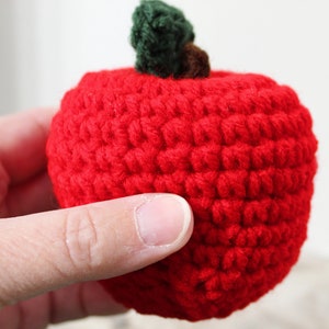 Crochet Red Delicious Apple Play Food, Teacher Appreciation Gift, Amigurumi Plush Stress ball, Fall Decor, Kids Kitchen Play Food, Birthday