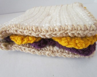 Crochet Peanut Butter and Jelly Sandwich: Amigurumi Play Food