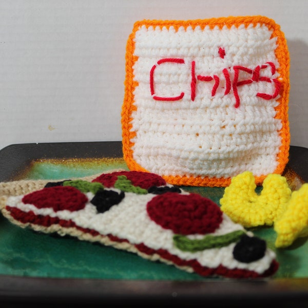 Crochet Pizza and Chips Play Food, Fast Food, Kitchen, Pretend Play, Chips, Pizza Slice, Soft Toy, Combination Pizza, Pizza, Toy, Pepperoni