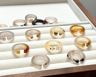 Hand Carved Agate Cat Paw Ring: Minimalist Gemstone Jewelry (US Size 5)