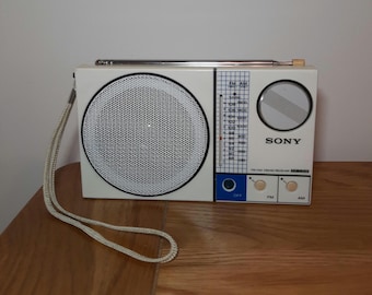 Sony ICF-S30W FM/AM Portable Radio in working order. 1980's vintage. White version.