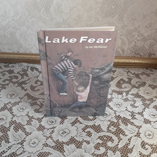 LAKE FEAR by Ian McMahan (Microdkid Mystery) Vintage 1985 Hardcover Weekly Reading Children's Chapter Book