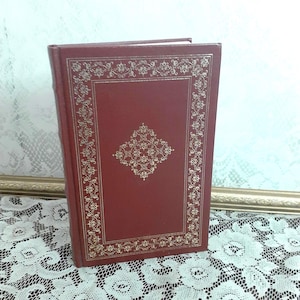 Chekhov&#39;s Greatest Plays: 1979 Franklin Library Illustrated Hardcover