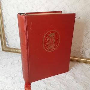Vintage Bible book, The Holy Bible, 1959 Rembrandt edition, large red hardcover, classic religious text