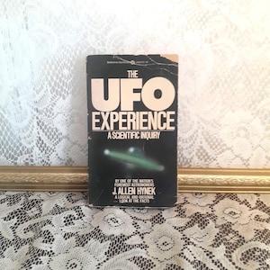 Vintage UFO book, The UFO Experience by J. Allen Hynek, 1975 paperback, scientific study of unexplained phenomena