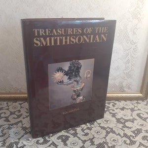Treasures of the Smithsonian, Edwards Park, Vintage 1983, Coffee Table, Museum Artifacts, Hardcover Book