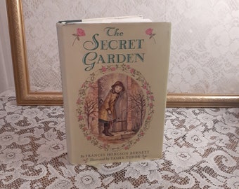 The Secret Garden by Frances Hodgson Burnett, Illustrated by Tasha Tudor, Vintage 1990 Hardcover Children's Books